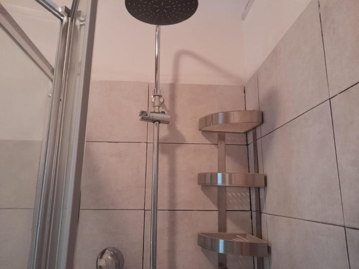Casa Di Federica Camera Con Bagno Privato Esterno Livourne Extérieur photo